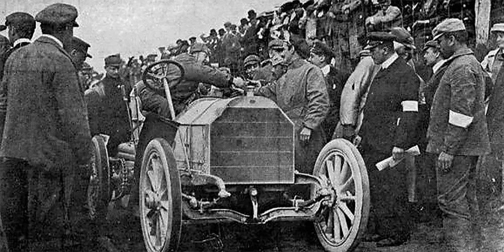 The history of Ireland and the motorcar is one which has previously been largely unexamined by academics.